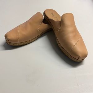 TOMS women's slides